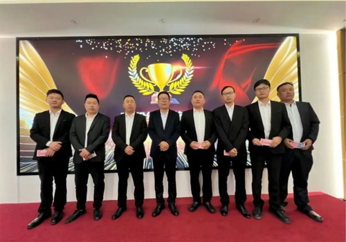 承前启后、攻坚破境镰郑州马吉尔食品有限公司2025年上半年销售总结大会隆沉召开！