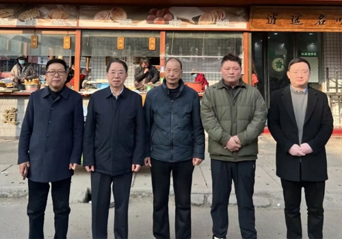 郑州马吉尔食品有限公司与河南省豫菜文化钻研会胡辣汤专业委员会一行，，，，，，，，走进逍遥名吃老佟家胡辣汤！